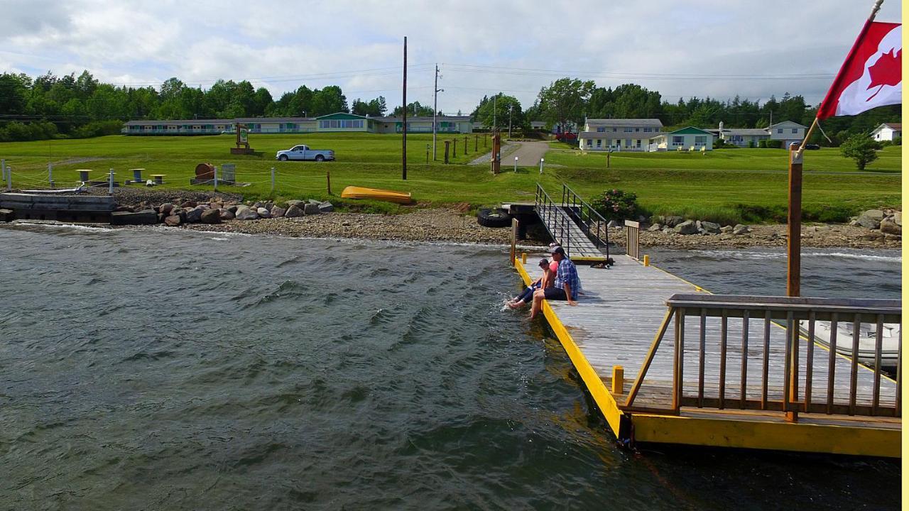 Cabot Trail Motel Baddeck Bagian luar foto