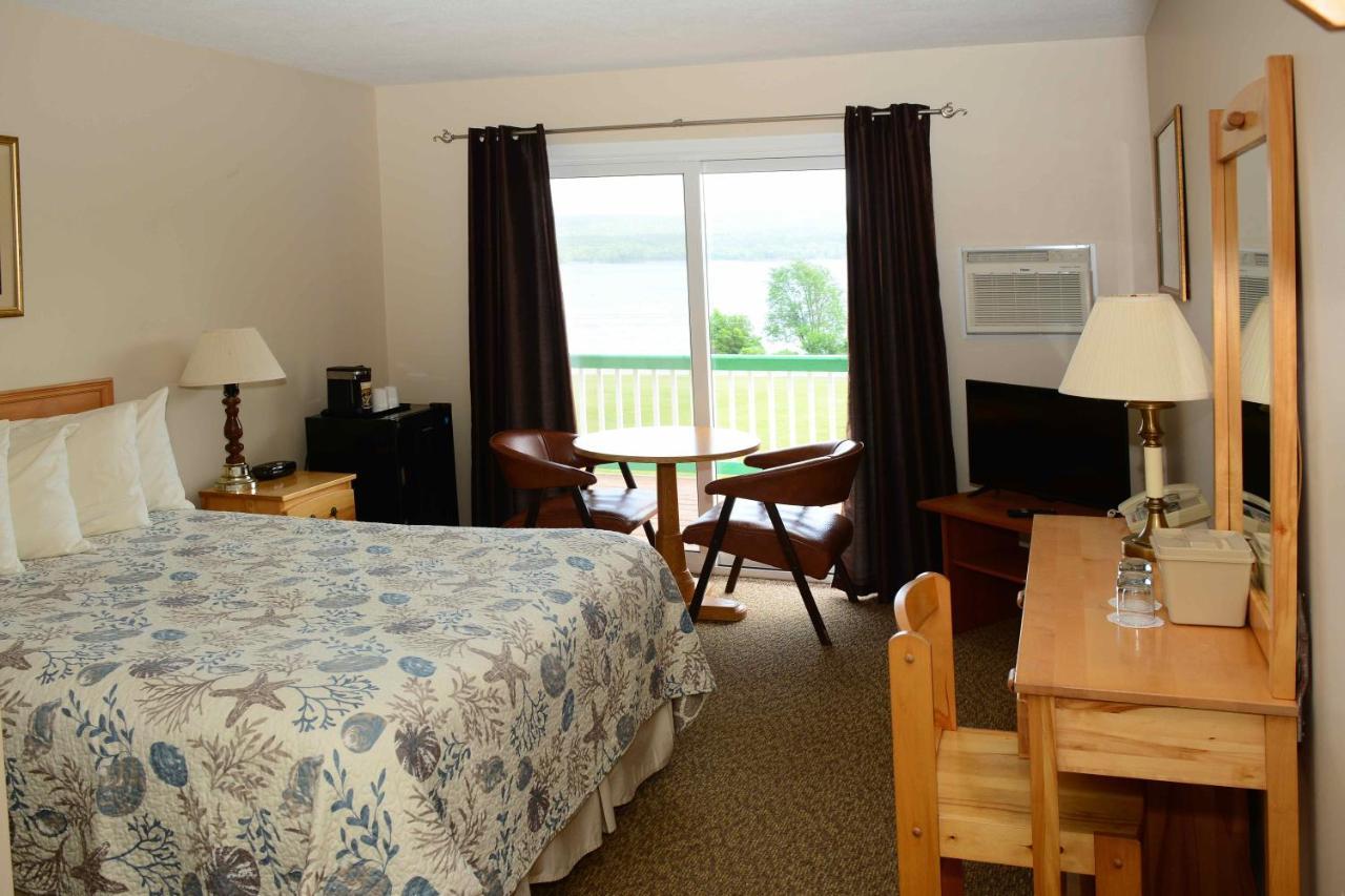 Cabot Trail Motel Baddeck Bagian luar foto