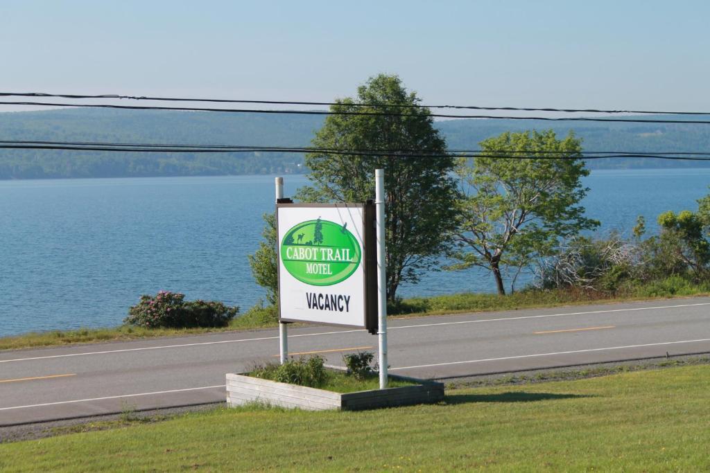 Cabot Trail Motel Baddeck Bagian luar foto