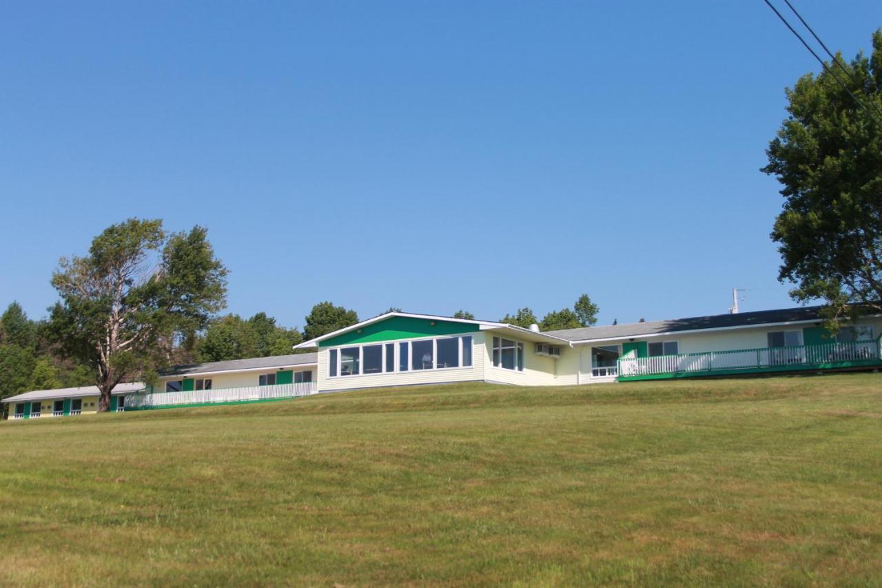 Cabot Trail Motel Baddeck Bagian luar foto